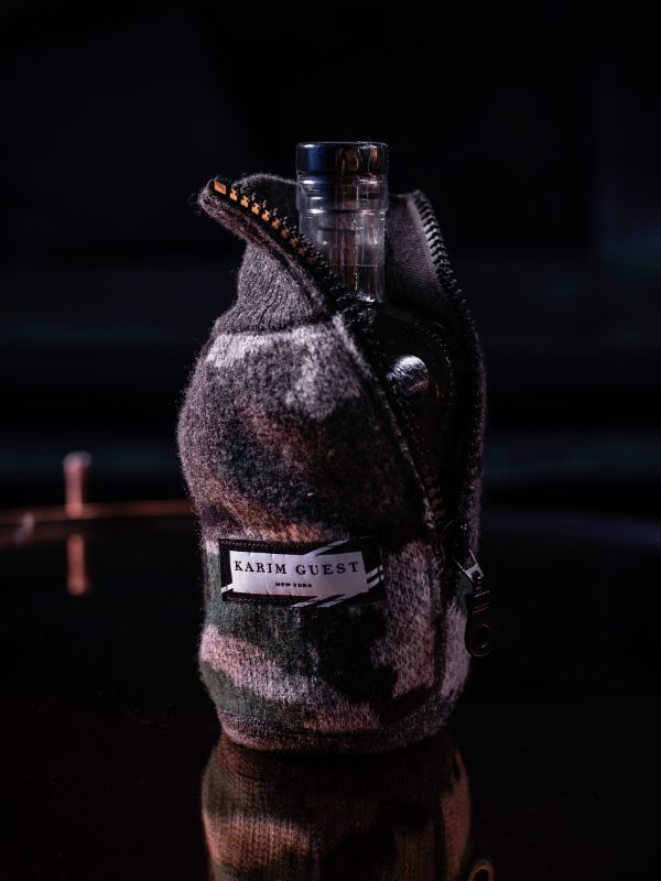 Erste Edition THE GUESTLIST x JUNIPER JACK im Camouflage-Sleeve